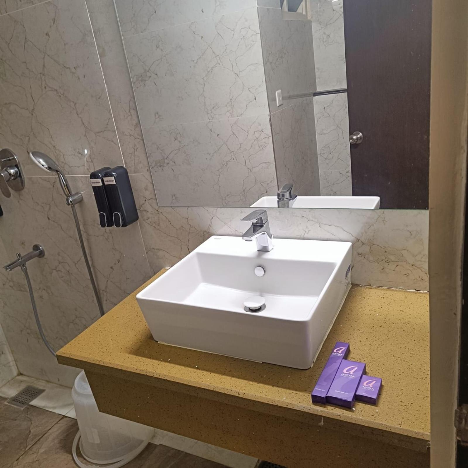 Astra Hotels & Suites Whitefield Near To Nallurahalli Metro Station And Ktpo Bengaluru Kültér fotó